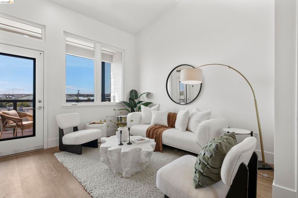 Image 9 of property listing at 1545 1545 32nd Street 309, Oakland, CA 94608