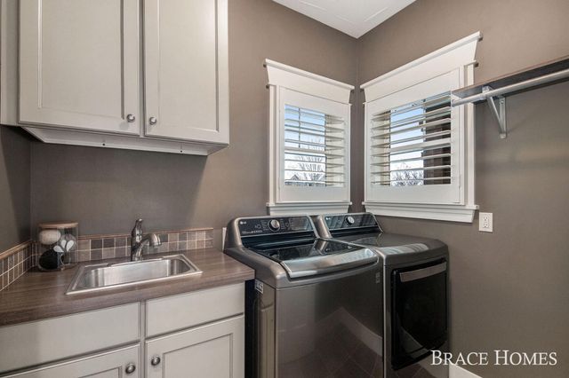 578 Stonehenge Drive SW, Grandville, MI 49418