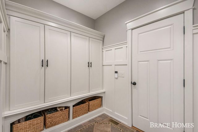 578 Stonehenge Drive SW, Grandville, MI 49418