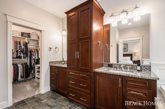 578 Stonehenge Drive SW, Grandville, MI 49418