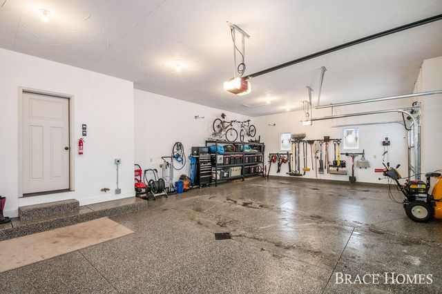 578 Stonehenge Drive SW, Grandville, MI 49418