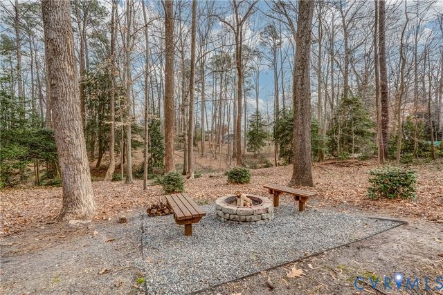 9410 Laurel Grove Rd, Mechanicsville, VA 23116