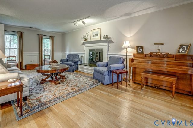 9410 Laurel Grove Rd, Mechanicsville, VA 23116