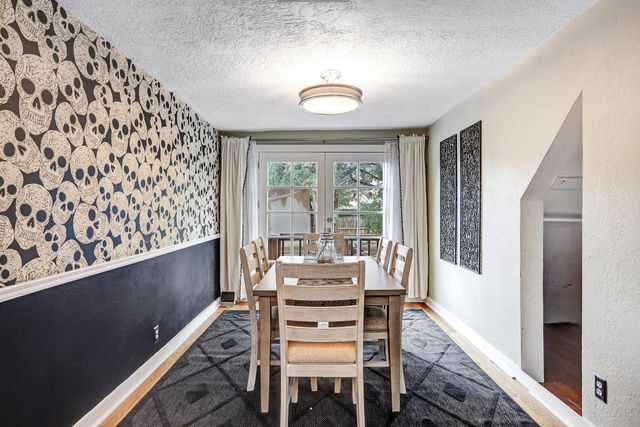615 Edith Boulevard SE, Albuquerque, NM 87102