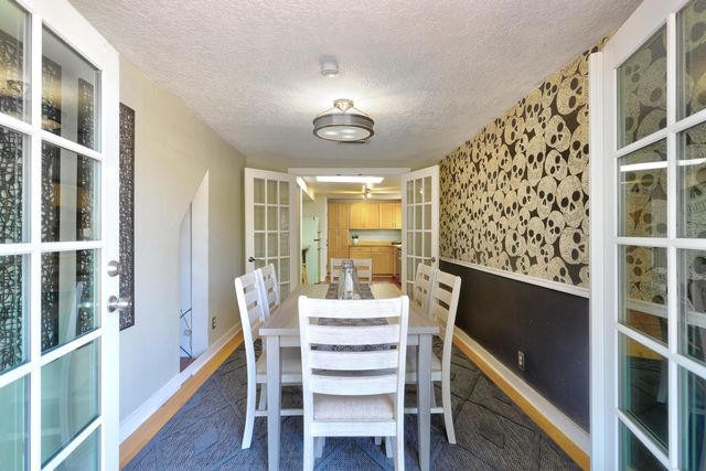 615 Edith Boulevard SE, Albuquerque, NM 87102