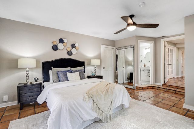 615 Edith Boulevard SE, Albuquerque, NM 87102