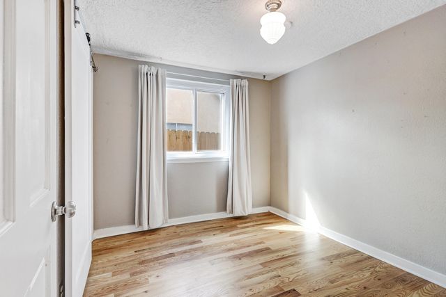 615 Edith Boulevard SE, Albuquerque, NM 87102