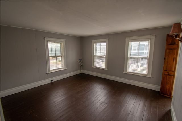 88 West Street, Geneva City, NY 14456