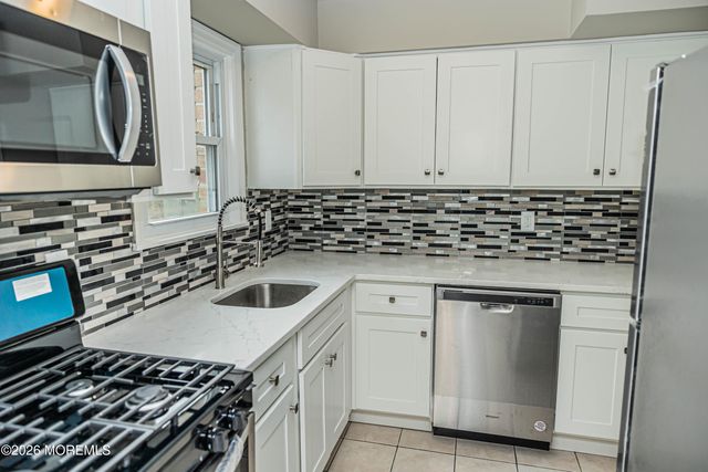 18 Windsor Terrace, Freehold, NJ 07728