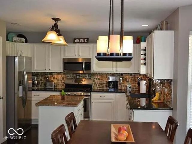 12906 Pleasant View Lane, Fishers, IN 46038