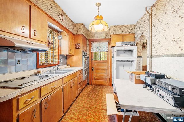 112 Page Avenue, Lyndhurst, NJ 07071