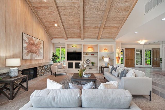 7650 Pineridge Ln, Fair Oaks, CA 95628