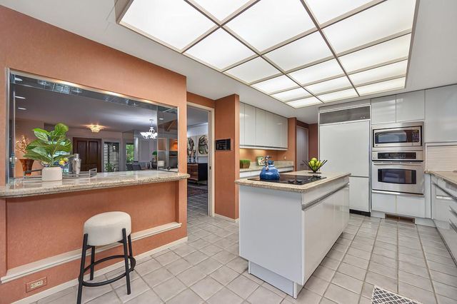 7650 Pineridge Ln, Fair Oaks, CA 95628