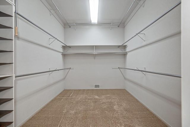 7650 Pineridge Ln, Fair Oaks, CA 95628