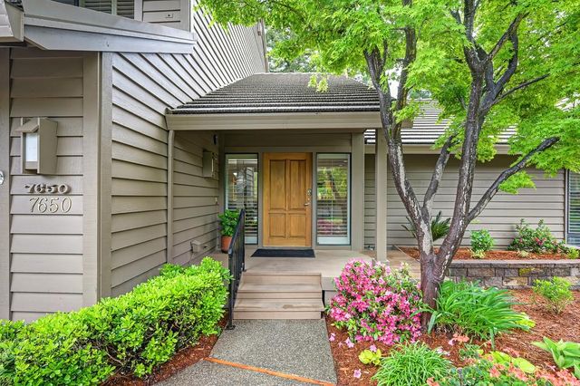 7650 Pineridge Ln, Fair Oaks, CA 95628