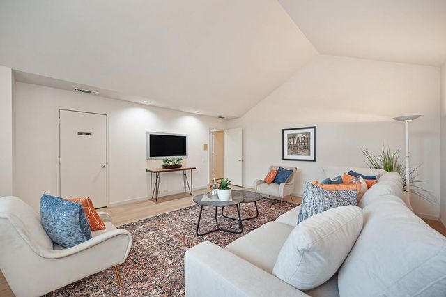 7650 Pineridge Ln, Fair Oaks, CA 95628