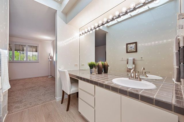 7650 Pineridge Ln, Fair Oaks, CA 95628