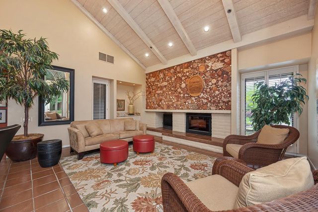 7650 Pineridge Ln, Fair Oaks, CA 95628