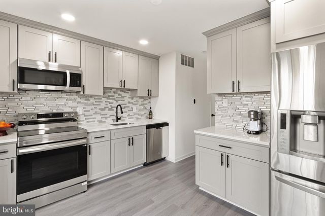 1950 RAINBOW CT, Woodbridge, VA 22192