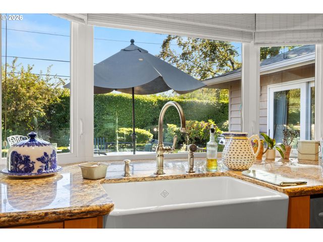 7880 Sw Westmoor Way, Portland, OR 97225