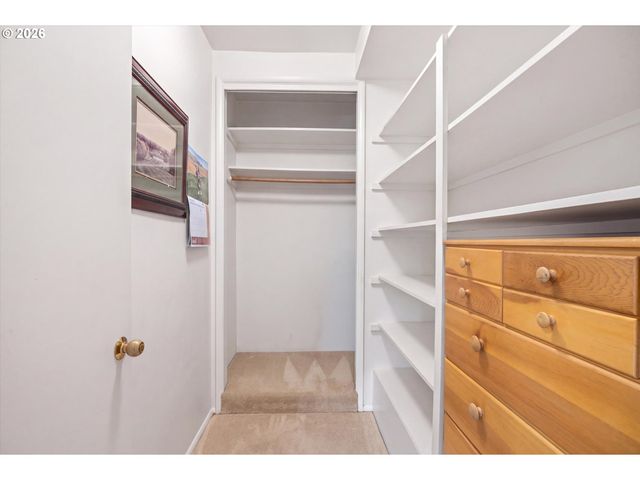 7880 Sw Westmoor Way, Portland, OR 97225