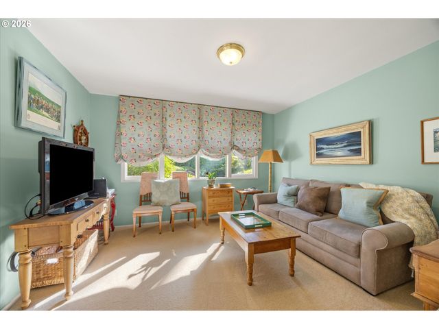 7880 Sw Westmoor Way, Portland, OR 97225