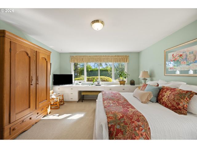 7880 Sw Westmoor Way, Portland, OR 97225