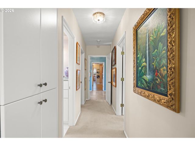 7880 Sw Westmoor Way, Portland, OR 97225