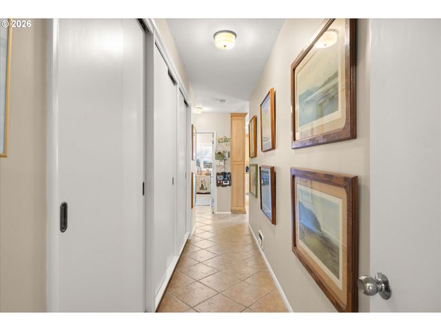 7880 Sw Westmoor Way, Portland, OR 97225