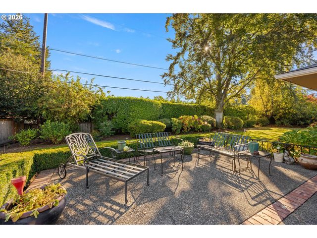 7880 Sw Westmoor Way, Portland, OR 97225