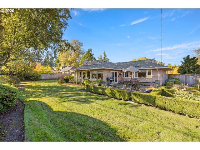 7880 Sw Westmoor Way, Portland, OR 97225