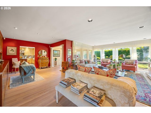 7880 Sw Westmoor Way, Portland, OR 97225
