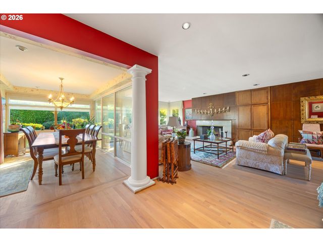7880 Sw Westmoor Way, Portland, OR 97225