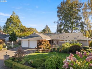 7880 Sw Westmoor Way, Portland, OR 97225