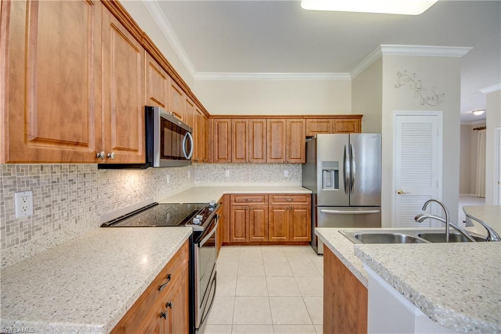 Image 25 of property listing at 2669 Sunset Lake DR, Cape Coral, FL 33909