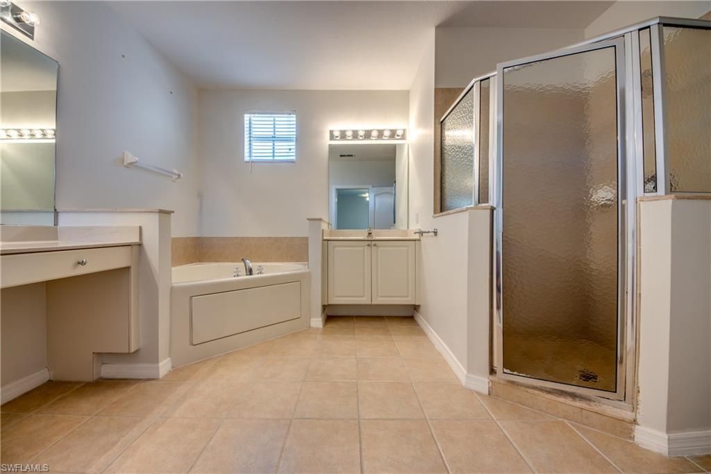 Image 32 of property listing at 2669 Sunset Lake DR, Cape Coral, FL 33909