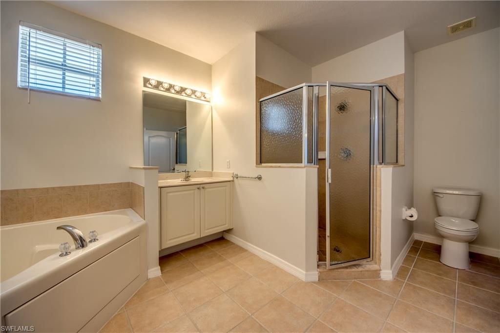 Image 34 of property listing at 2669 Sunset Lake DR, Cape Coral, FL 33909