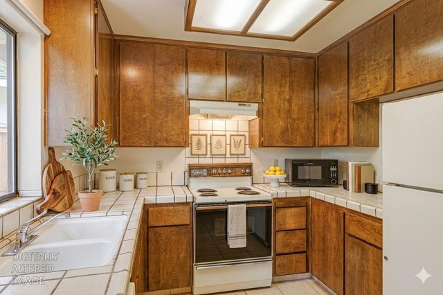 4949 Steelhead Ln, Pollock Pines, CA 95726