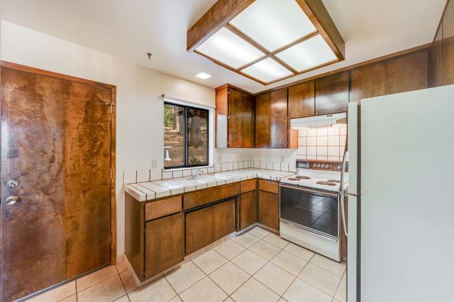 4949 Steelhead Ln, Pollock Pines, CA 95726