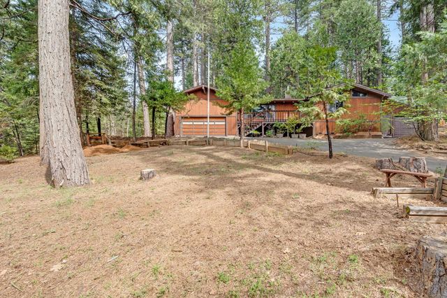 4949 Steelhead Ln, Pollock Pines, CA 95726