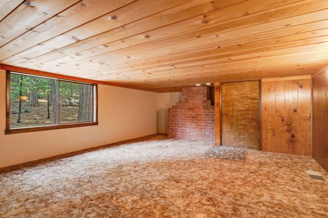 4949 Steelhead Ln, Pollock Pines, CA 95726