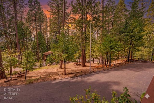 4949 Steelhead Ln, Pollock Pines, CA 95726