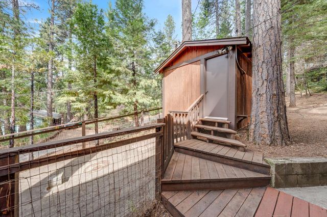 4949 Steelhead Ln, Pollock Pines, CA 95726