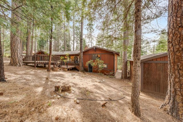 4949 Steelhead Ln, Pollock Pines, CA 95726