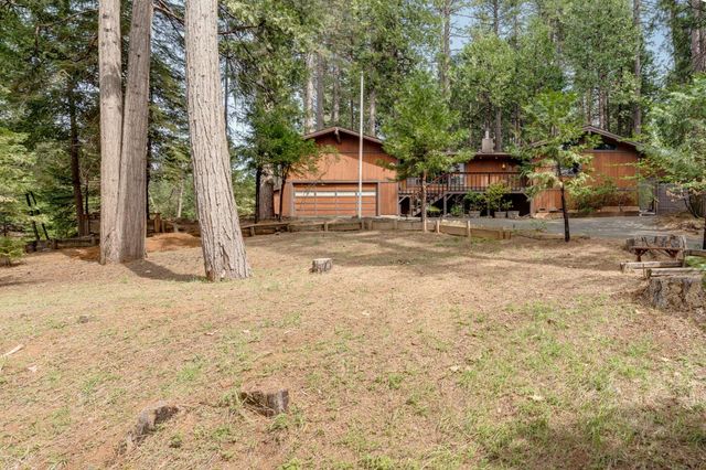 4949 Steelhead Ln, Pollock Pines, CA 95726