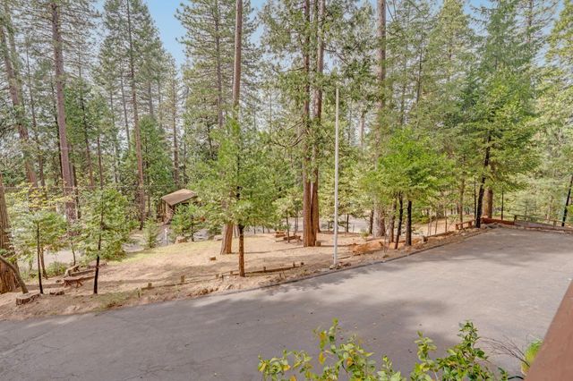 4949 Steelhead Ln, Pollock Pines, CA 95726