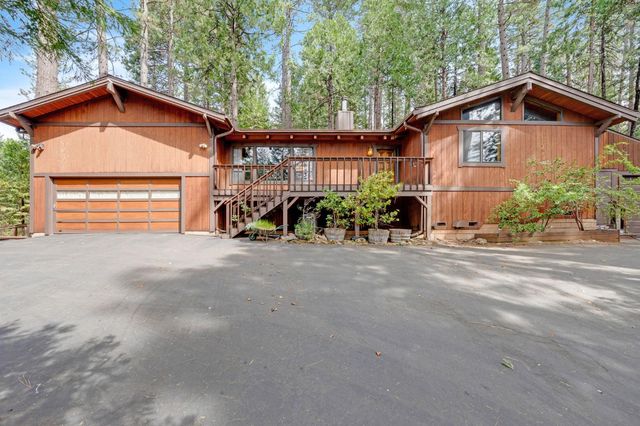 4949 Steelhead Ln, Pollock Pines, CA 95726