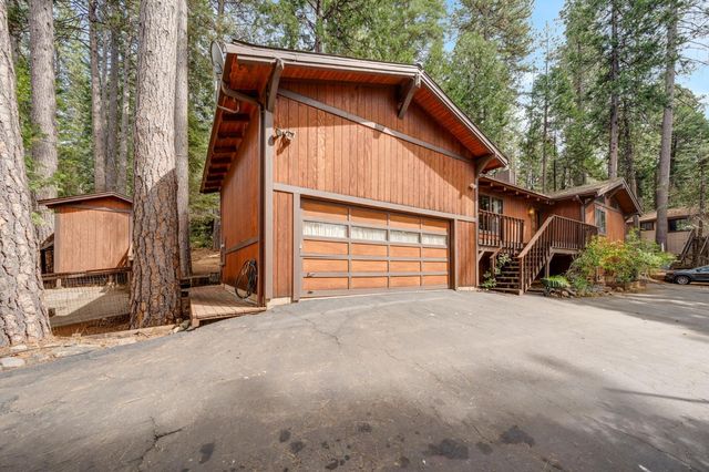 4949 Steelhead Ln, Pollock Pines, CA 95726