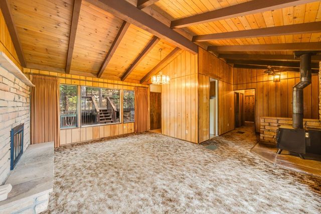 4949 Steelhead Ln, Pollock Pines, CA 95726