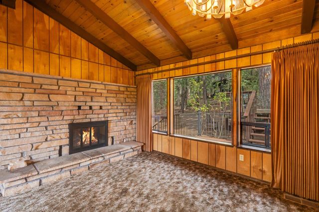 4949 Steelhead Ln, Pollock Pines, CA 95726
